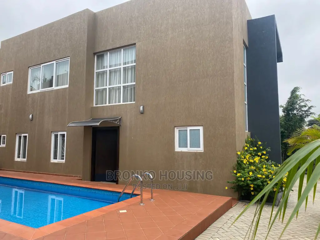 Furnished 4bdrm Townhouse / Terrace in Bronko Housing, Cantonments