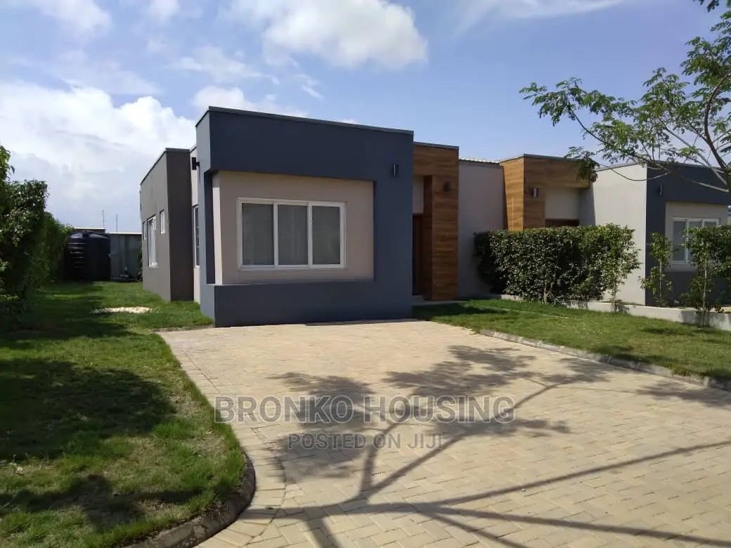 3bdrm House in Bronko Housing, Lake Side Estate for rent