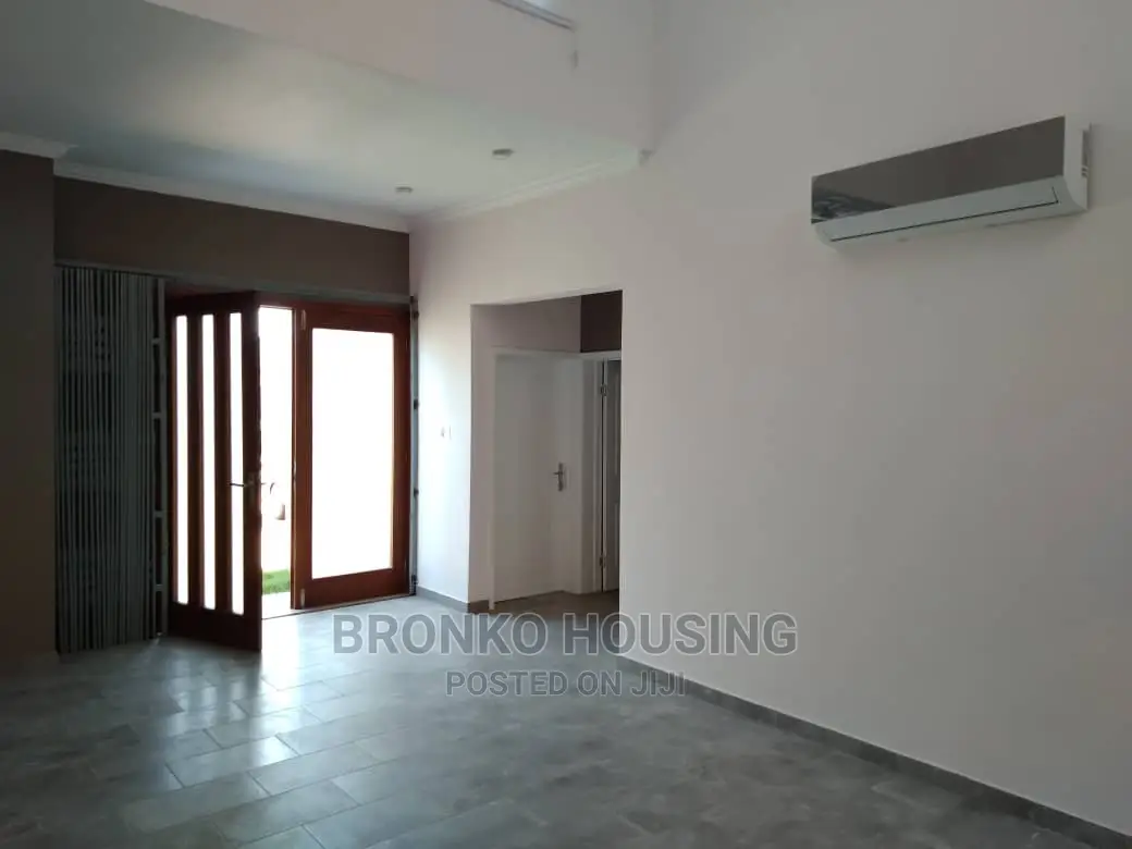 3bdrm House in Bronko Housing, Lake Side Estate for rent
