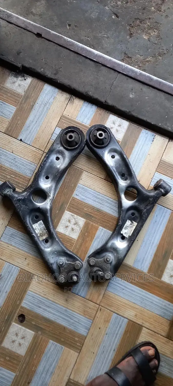 Hyundai Elantra 2017-2018 Front Lower Arm Pair Available