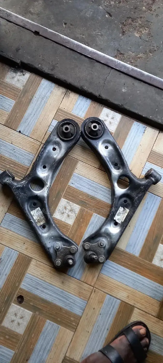Hyundai Elantra 2017-2018 Front Lower Arm Pair Available