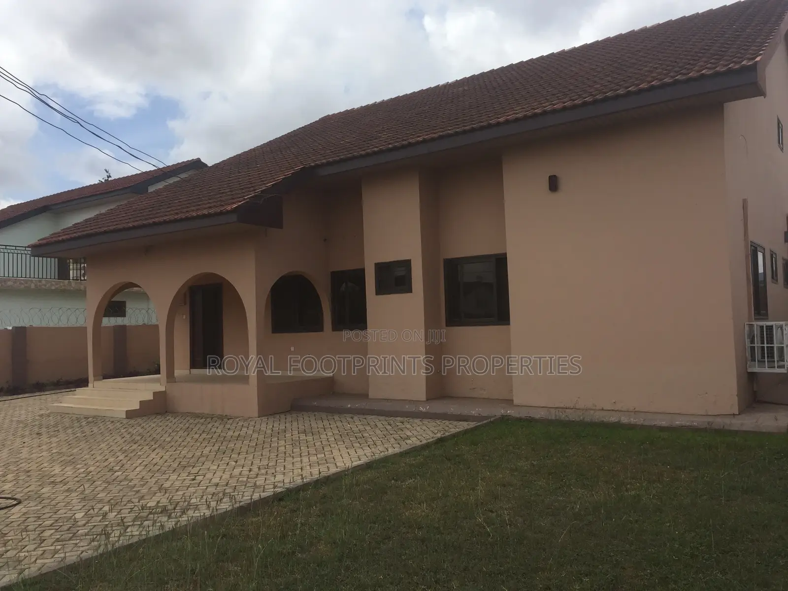 5bdrm House in Adjiriganor for Rent