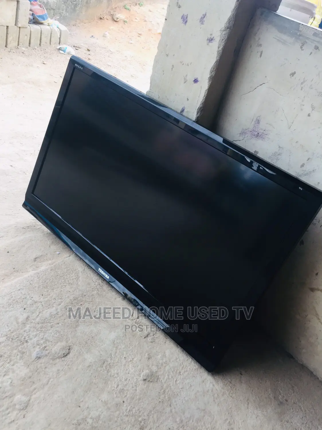 42inches Toshiba LCD Tv