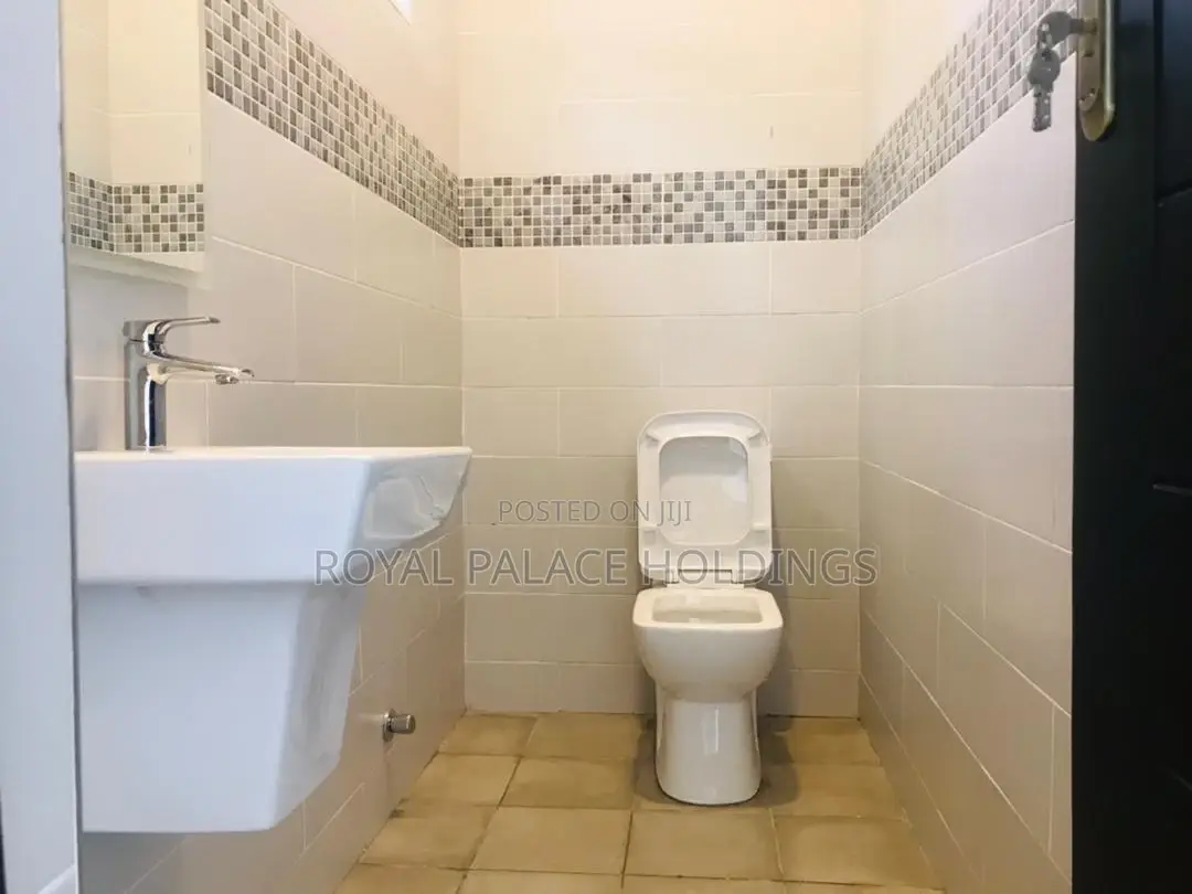 4bdrm Duplex in Hills, East Legon for sale