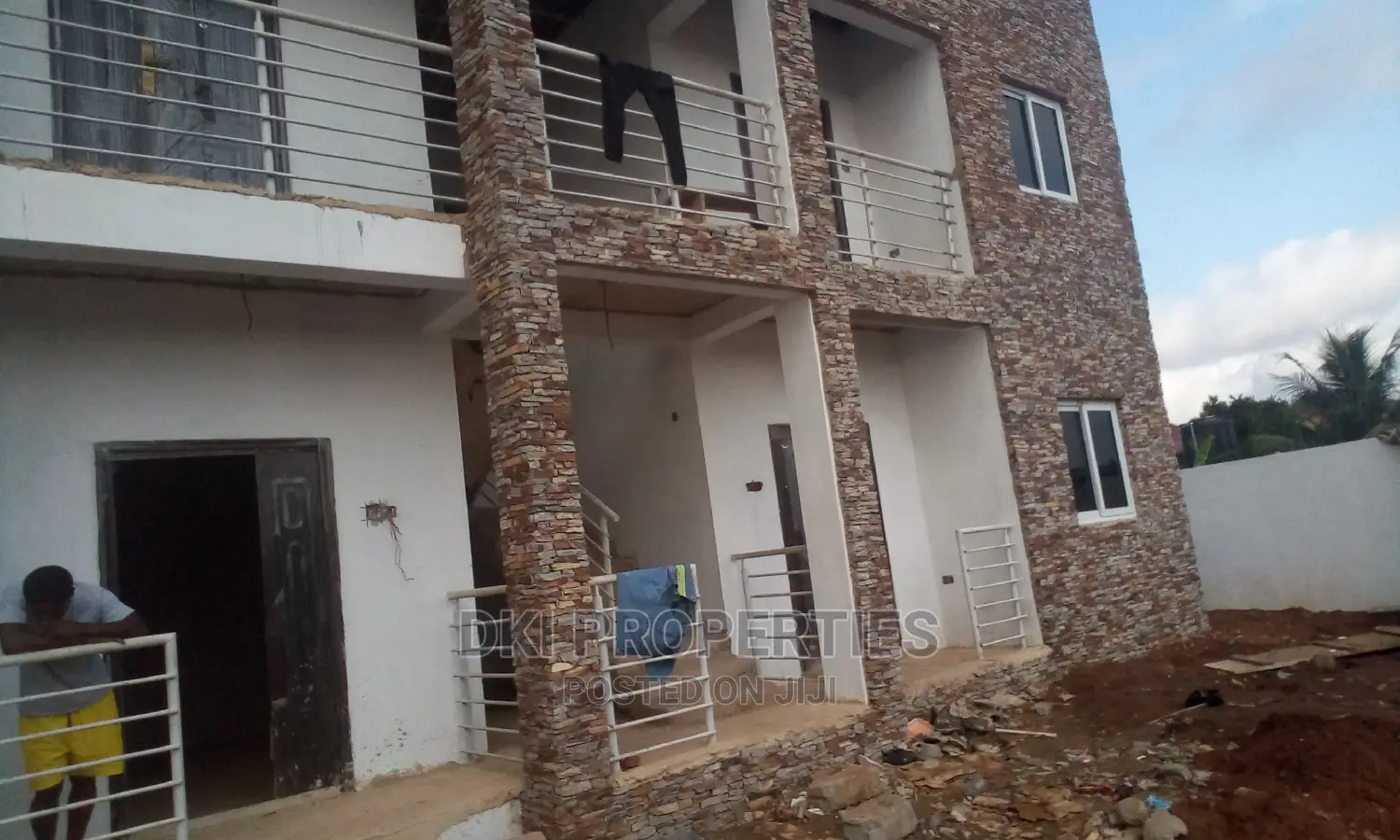 Mini Flat in Amanfrom, Frafraha for sale