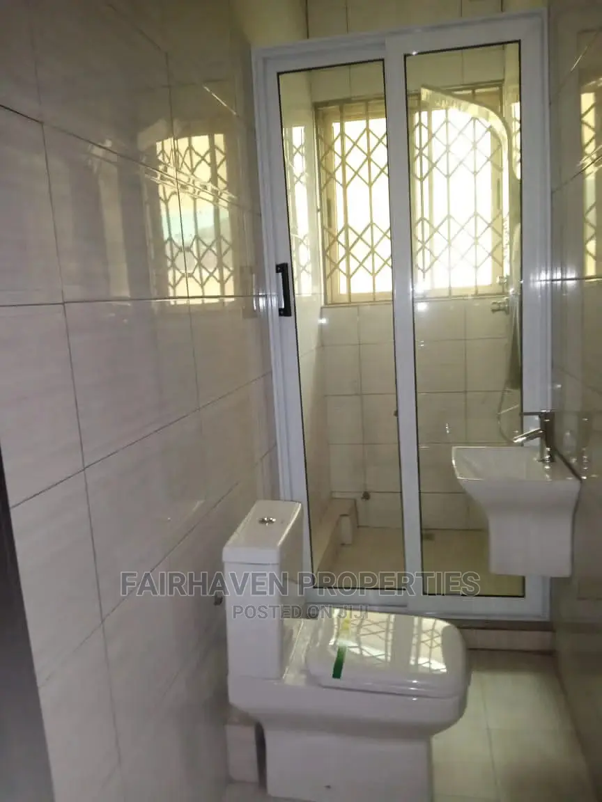 3bdrm Apartment in Tseaddo Roundabout, Airport Residential Area