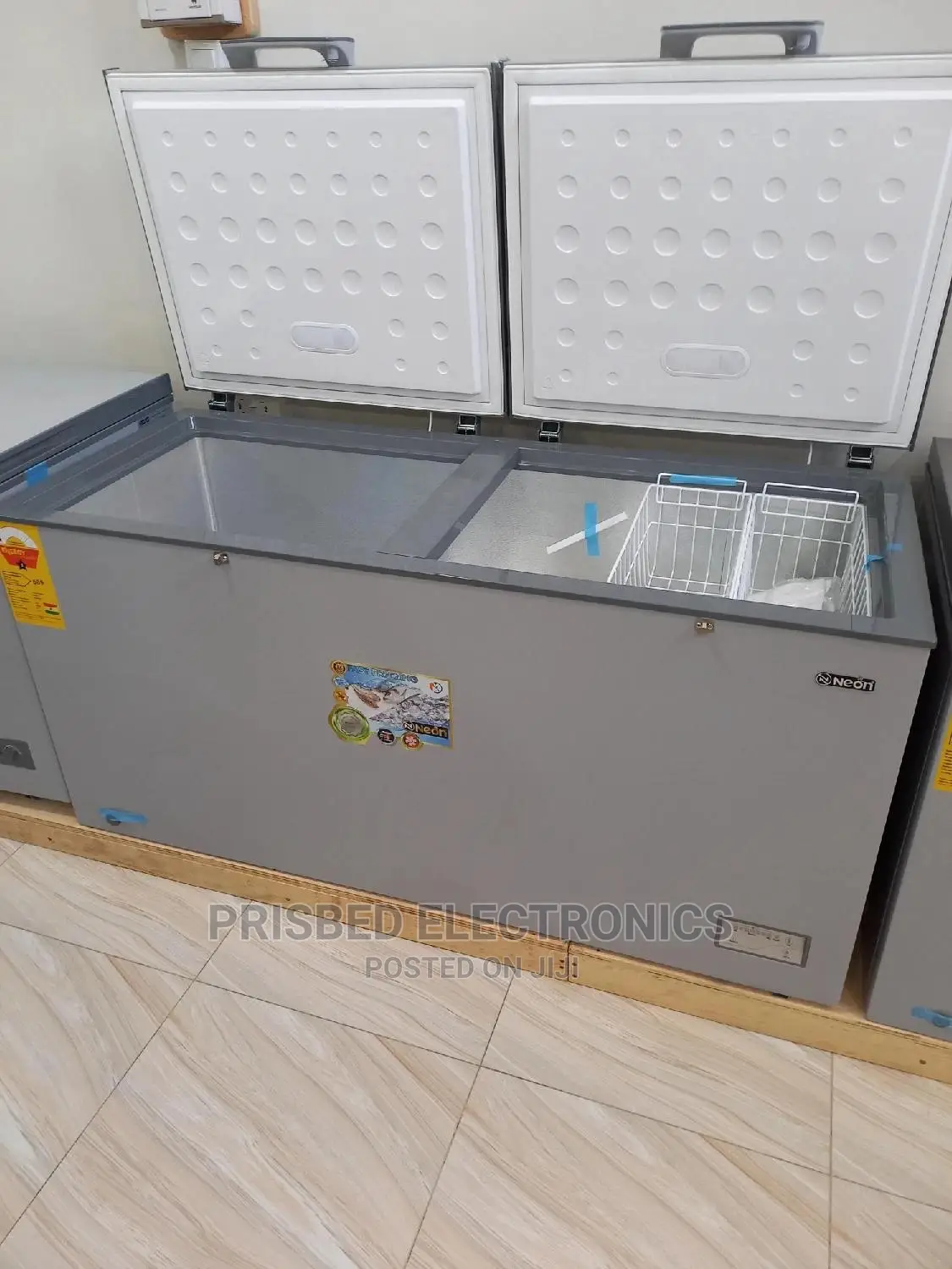 Neon Double Door Chest Freezer 508 Litres