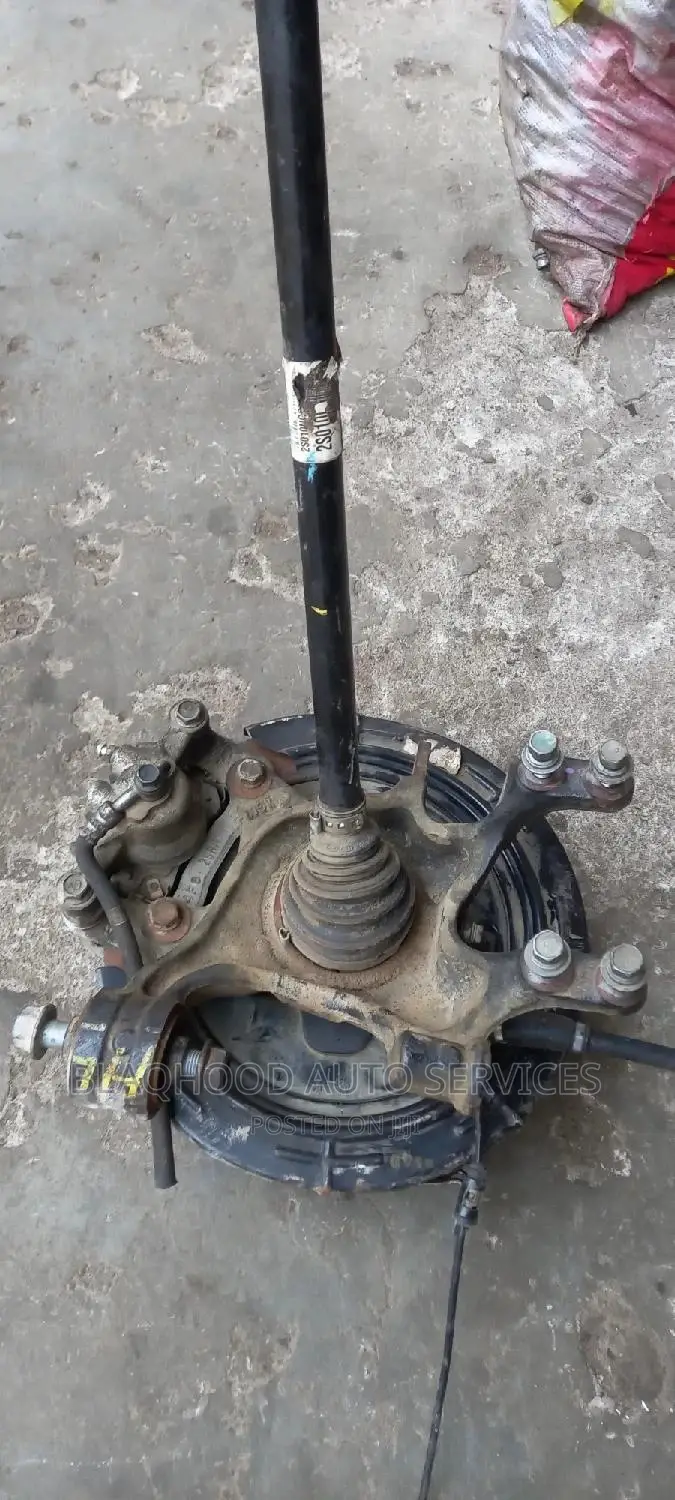 Hyundai Tucson 2010-2015 Home Used Back Wheel Hub Available