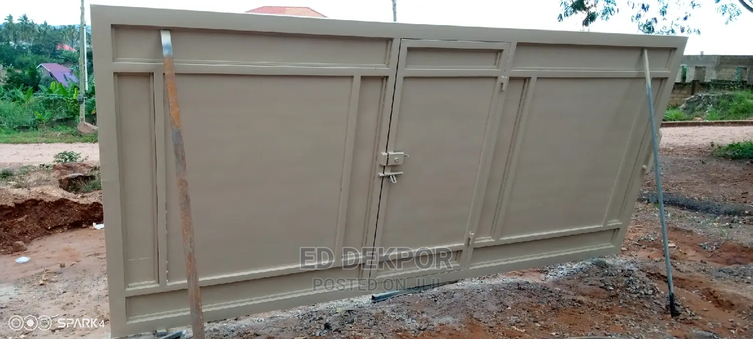 Sliding Gate With Galvanized Materials