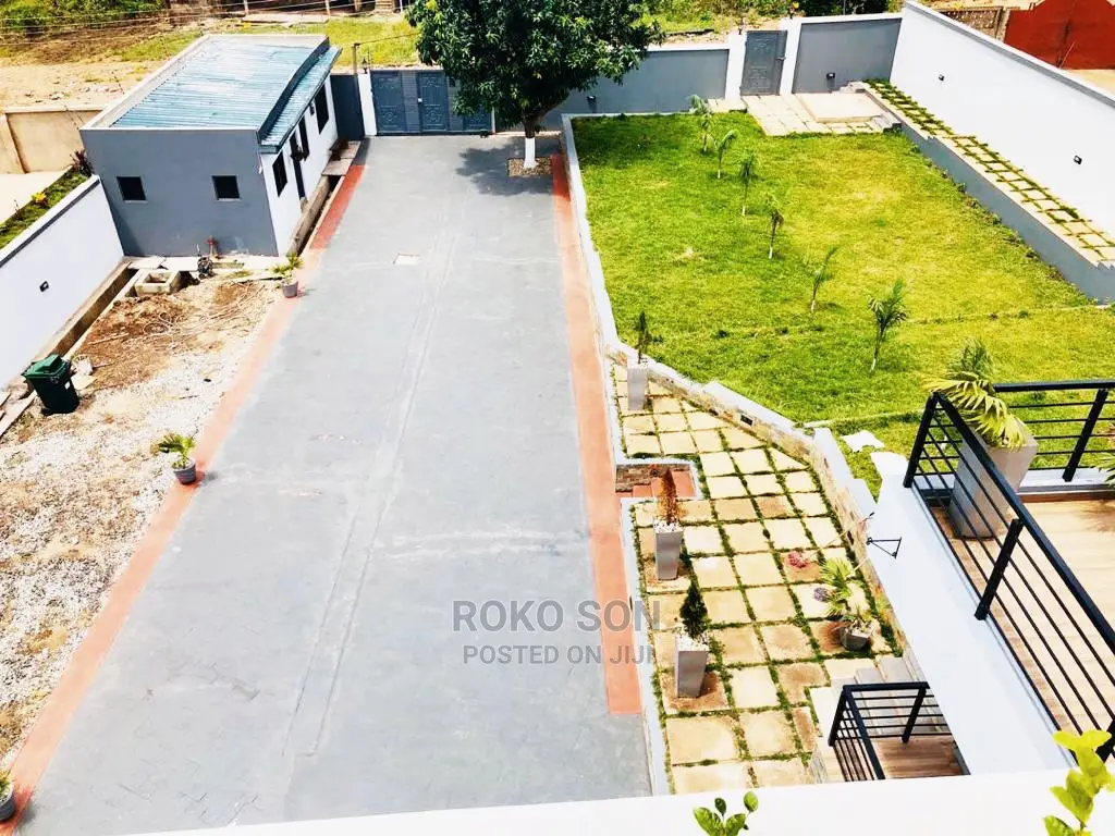 5bdrm Duplex in Dr Roko, Dome for sale