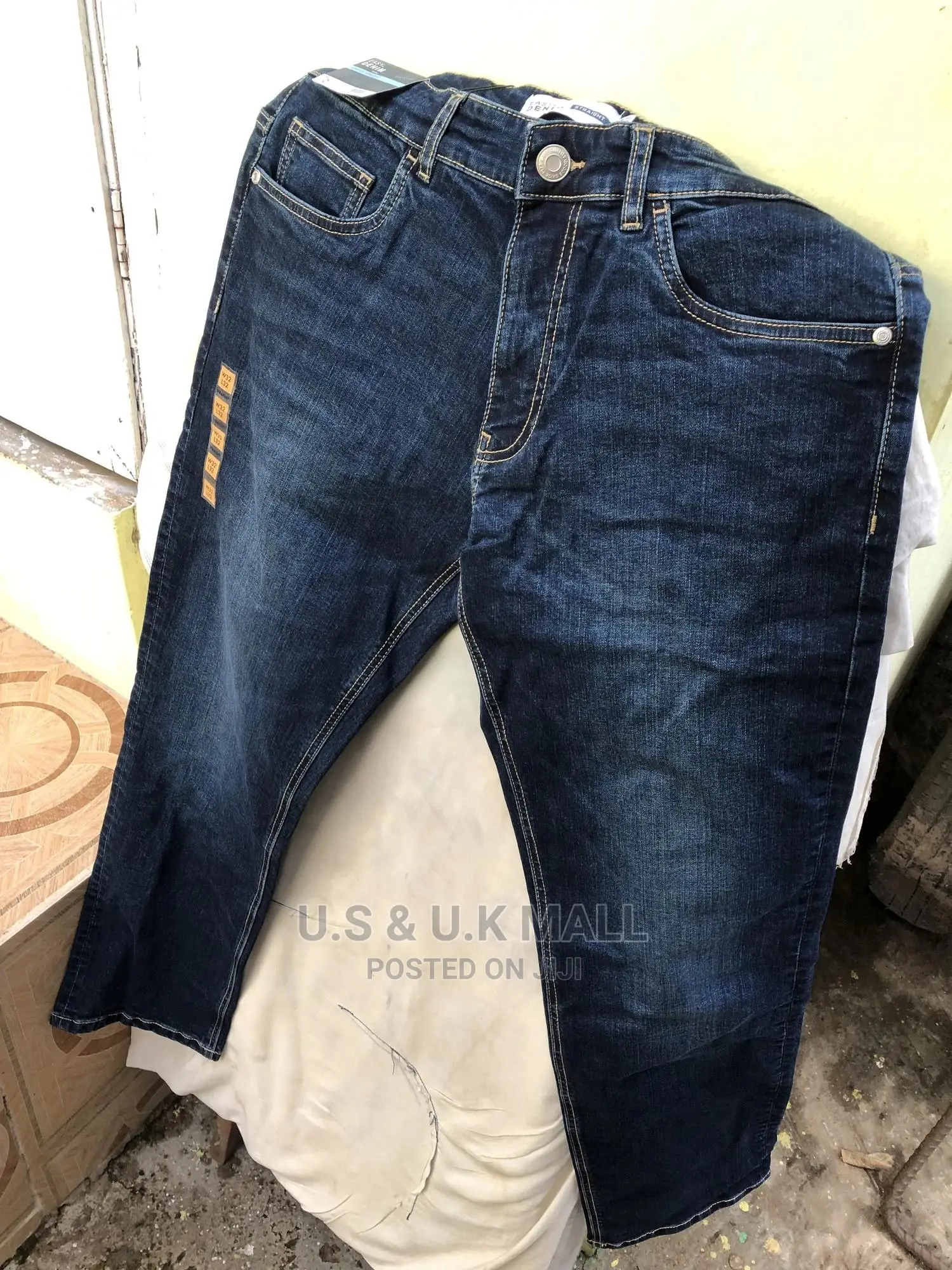 Straight Easy Denim Jeans Waist 32 and Length 32