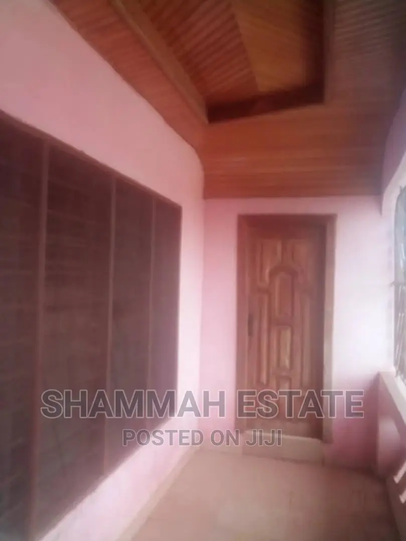 Furnished 8bdrm House in Aiding Estate, Sunyani Municipal for rent