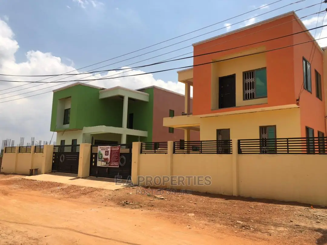 4bdrm Block of Flats in E a Properties, Valley View Area for Sale