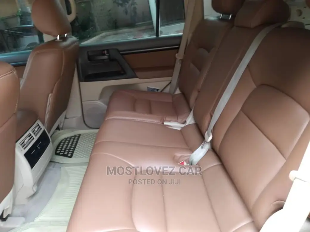 Car Rental Landcruisers for Business Trip and Conference