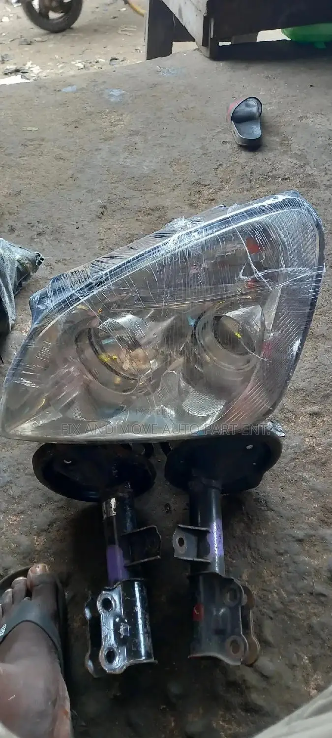 Kia Rondo Front Headlight Pair Available
