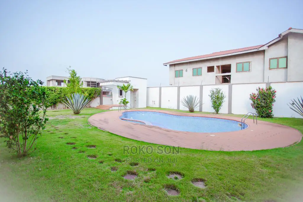 7bdrm Mansion in Dr Roko, Airport Residential Area for Sale