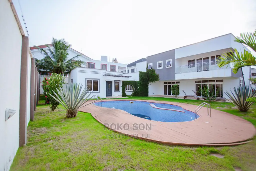 7bdrm Mansion in Dr Roko, Airport Residential Area for Sale