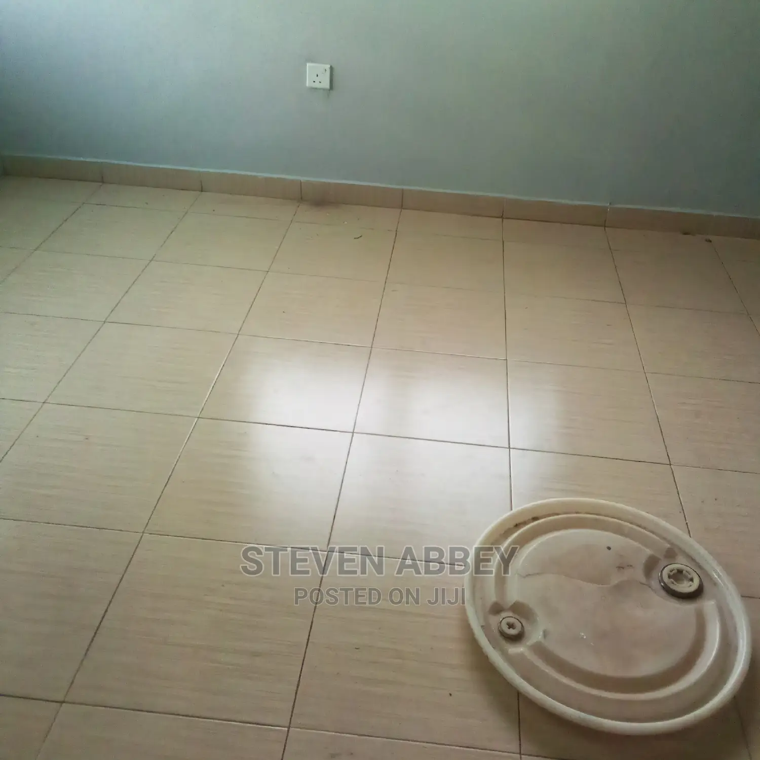4bdrm Apartment in Adom Agency, Teshie for Rent