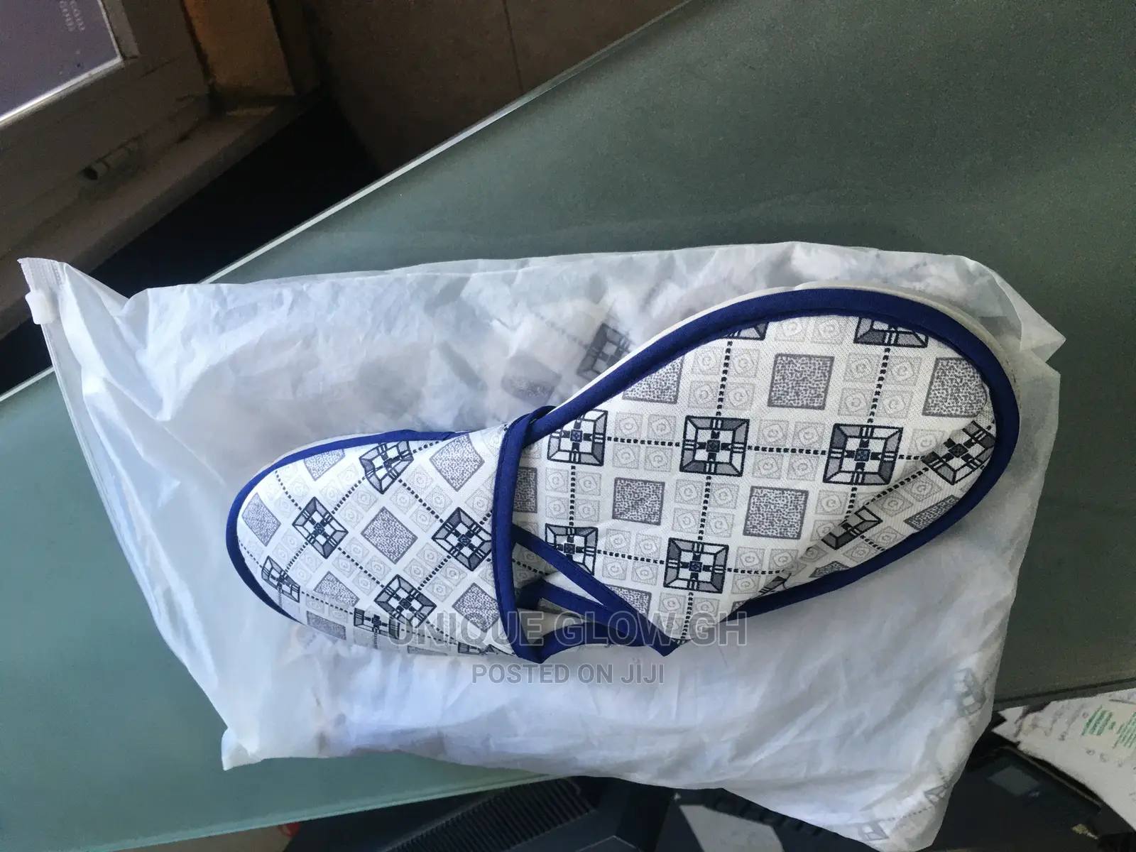 Pyjamas Top Down With Attached Bedroom Slippers