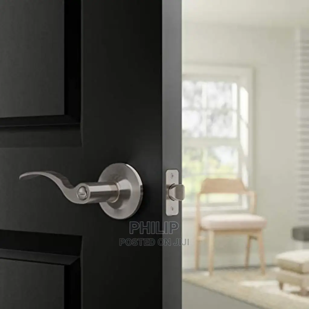 Entry Door Lever With Lock