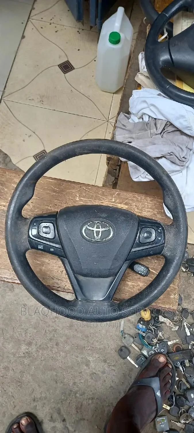 Toyota Camry/Corolla Complet STEERING WHEEL in Stock