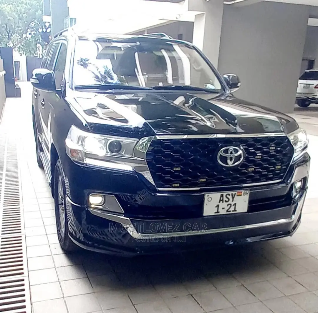 Car Rentals Luxury Landcruisers V8 for Rent in Accra Ghana