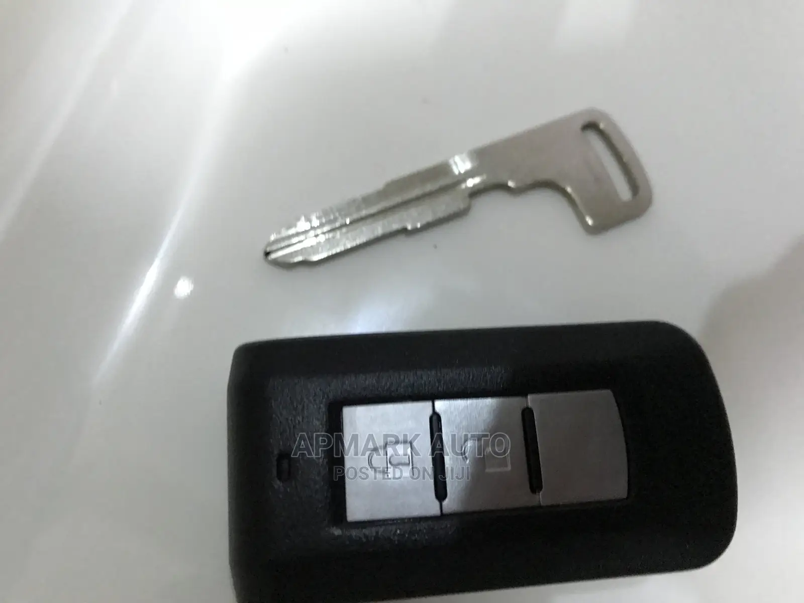 Mitsubishi L200 and Montero Smart Key Shell Case