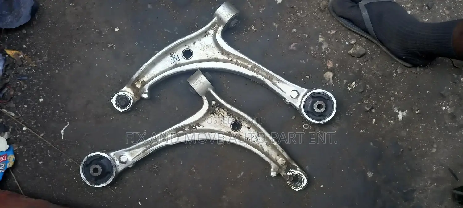 Honda Odyssey 2008 LOWER ARM PAIR in Stock