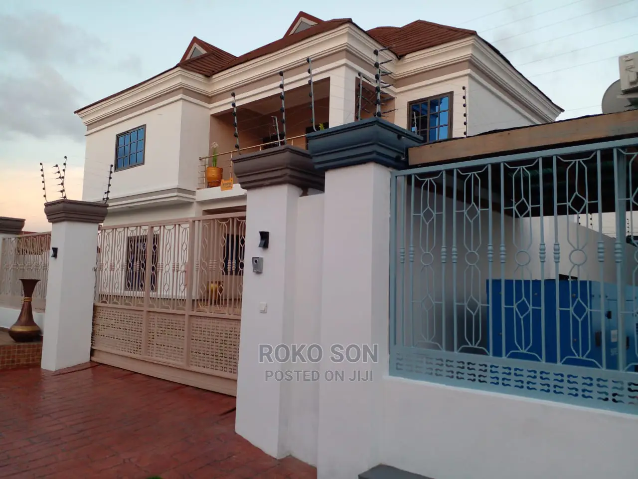 4bdrm Duplex in Dr Roko, West Legon for Sale