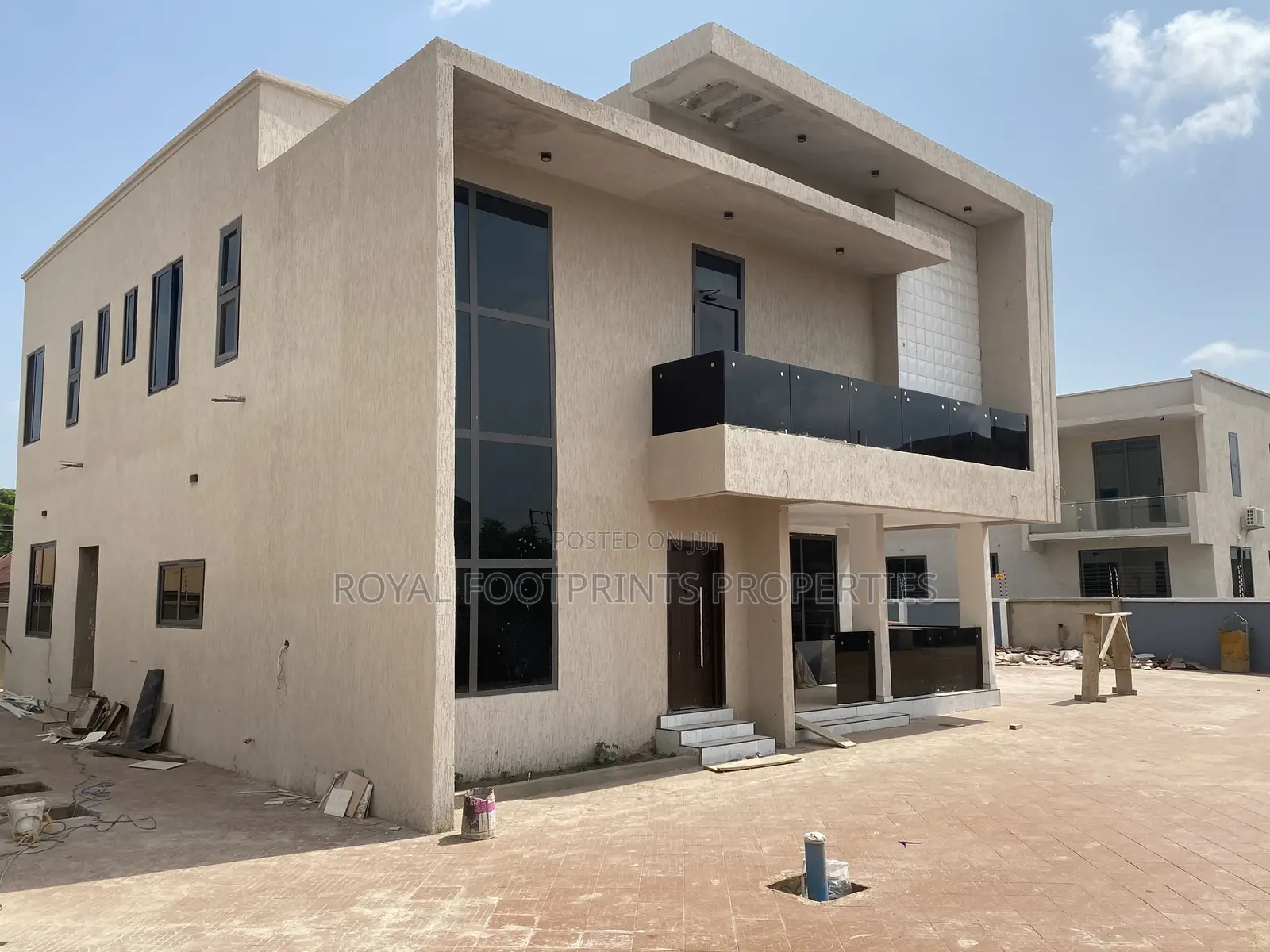 5bdrm House in Ashaley Botwe for sale