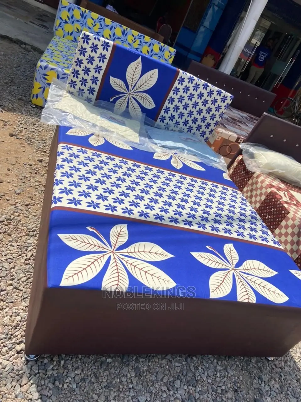 Inbuilt Double Bed With Mattress