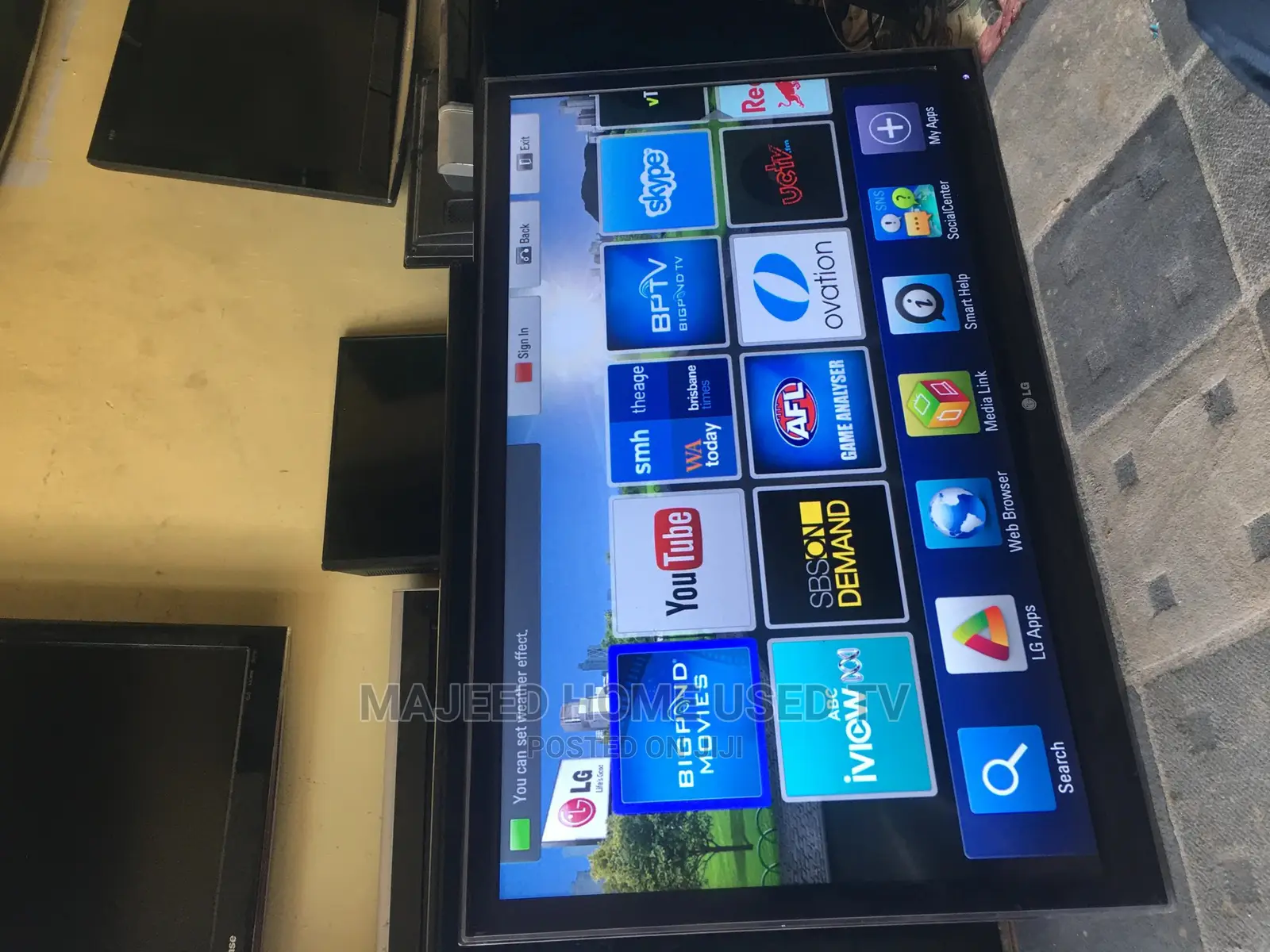47inches LG Smart TV