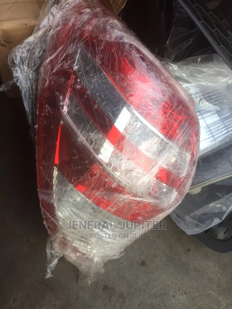 Toyota Rav4 2010 Tail Light One.