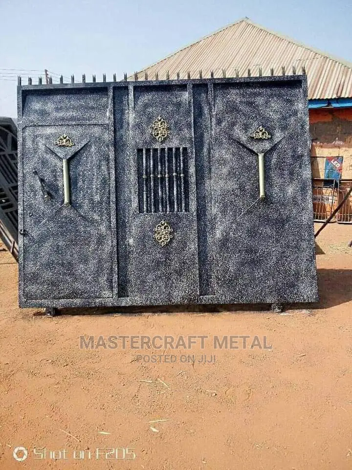 Metal Gate