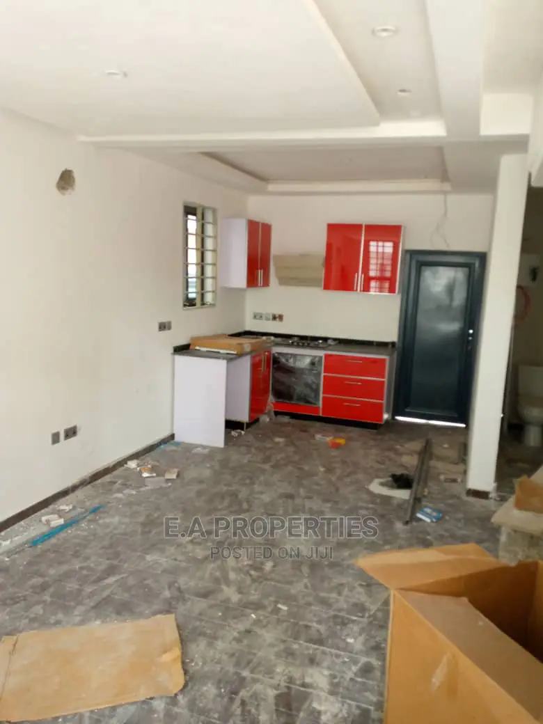 3bdrm House in E a Properties, School Junction for Rent
