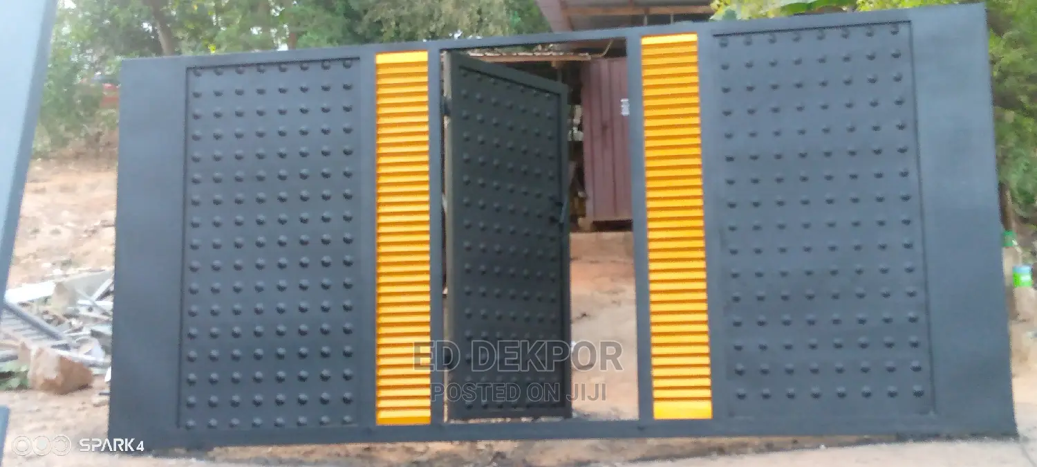Metals Gate