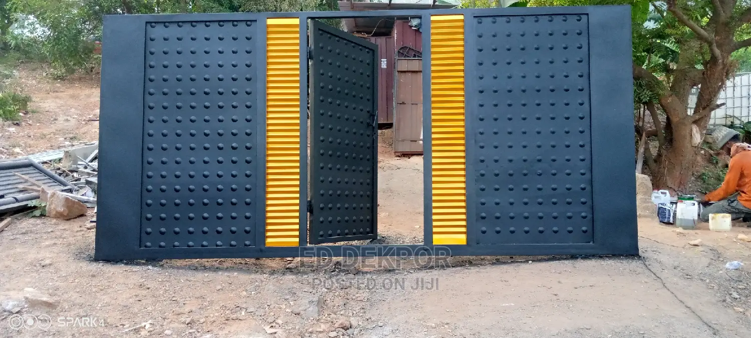 Metals Gate