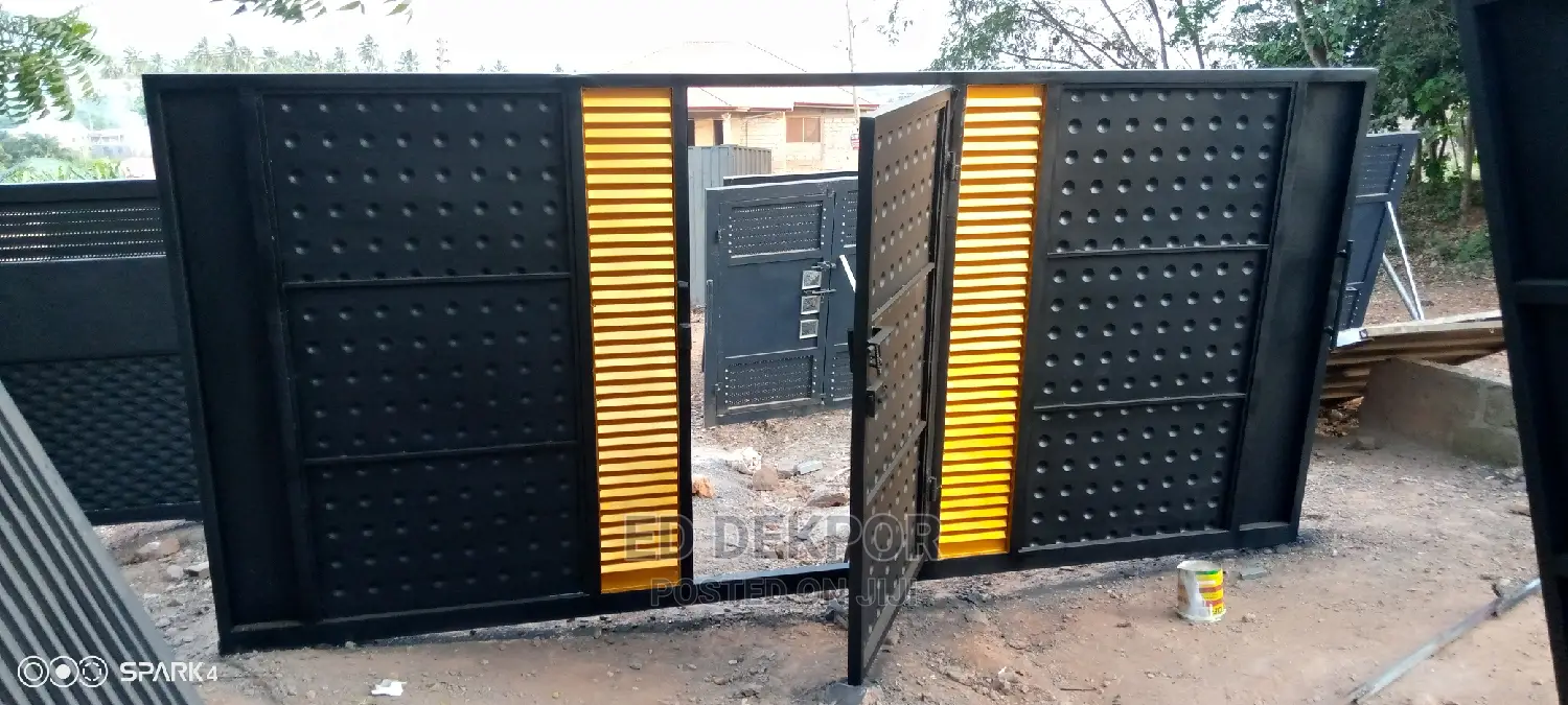 Metals Gate