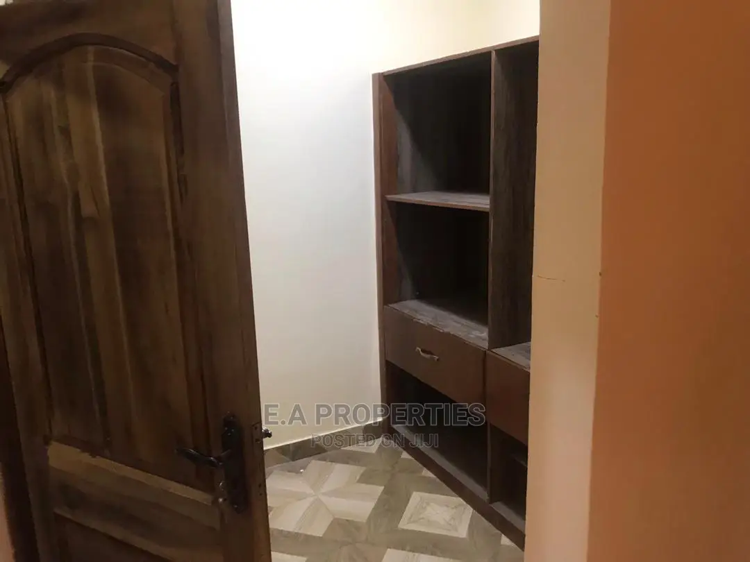 4bdrm House in E a Properties, Housing Down for Rent