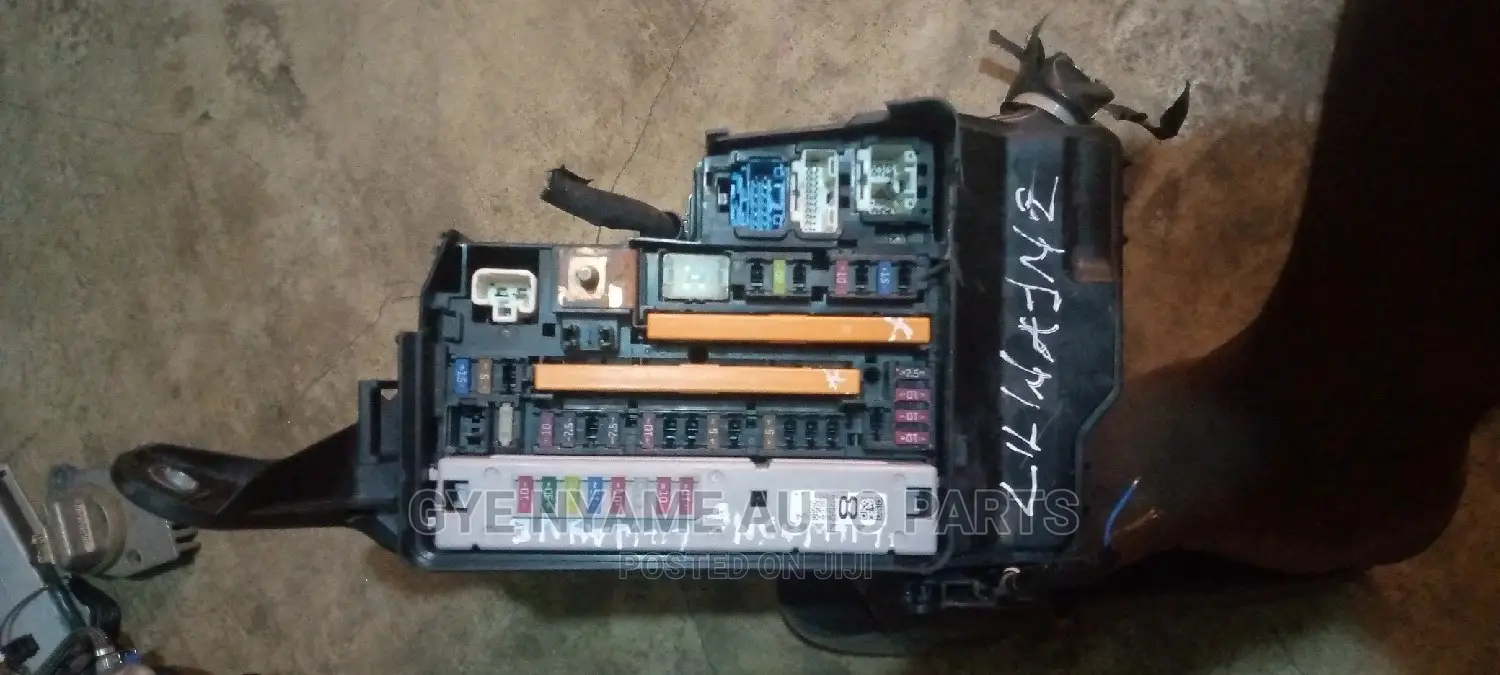 Toyota Highlander 2019 Engine Fuseboard