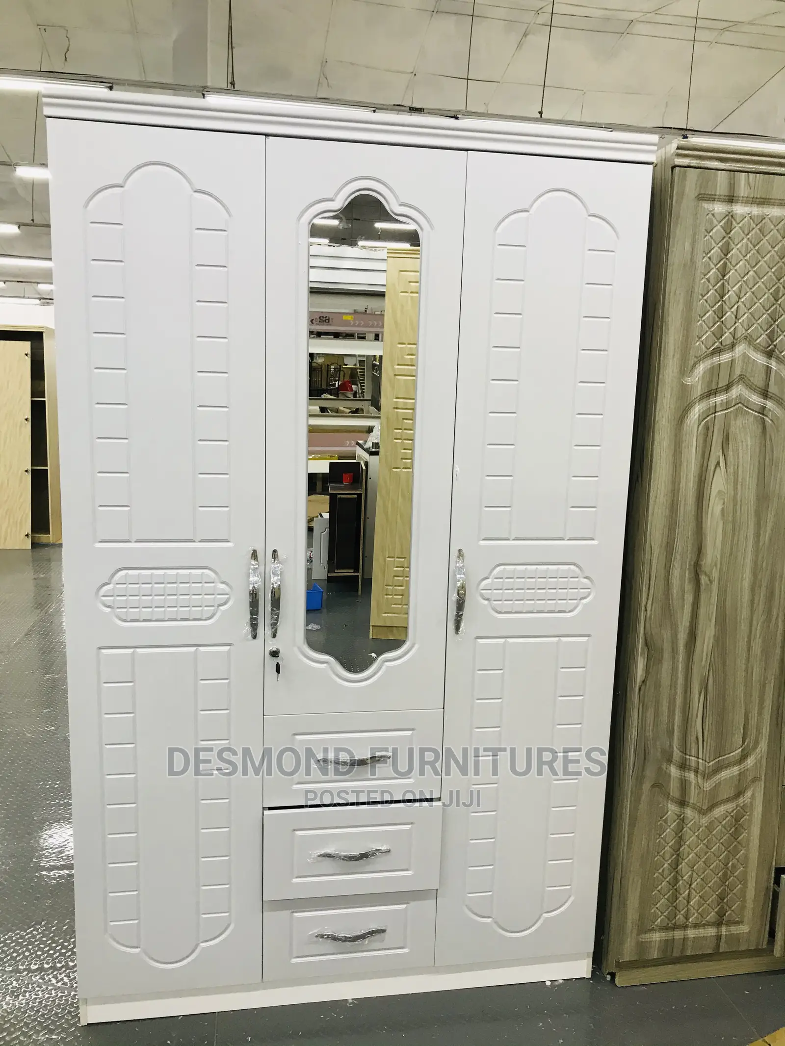 Three Doors Wardrobe With a Mirror (9603)