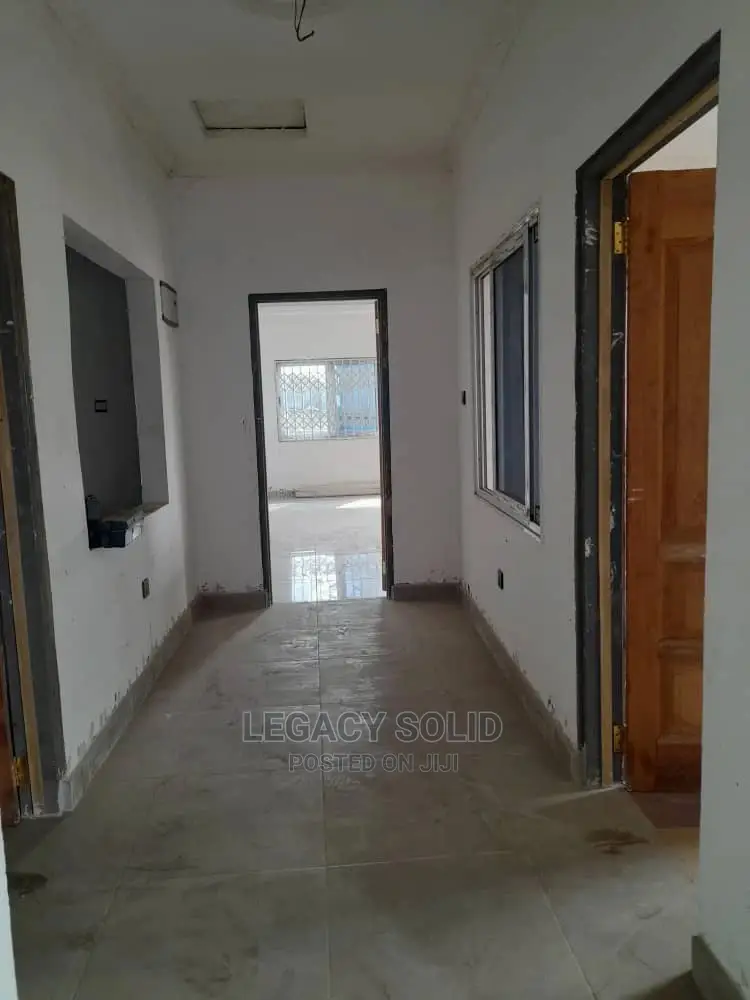 3bdrm Apartment in Legacy Solid Real, Ledzokuku-Krowor for rent