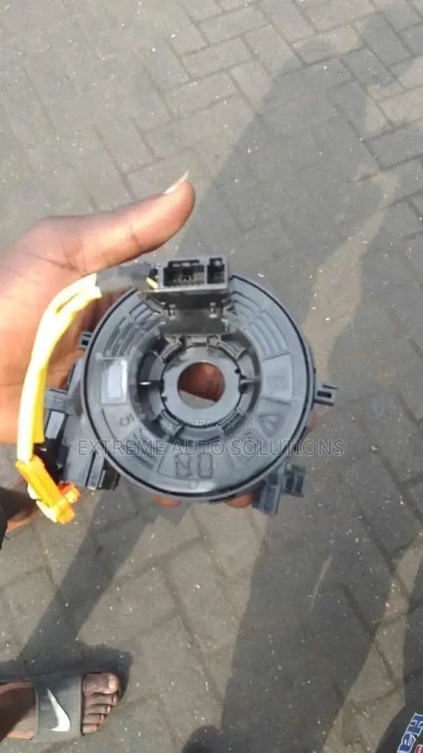 Camry Spider Clock