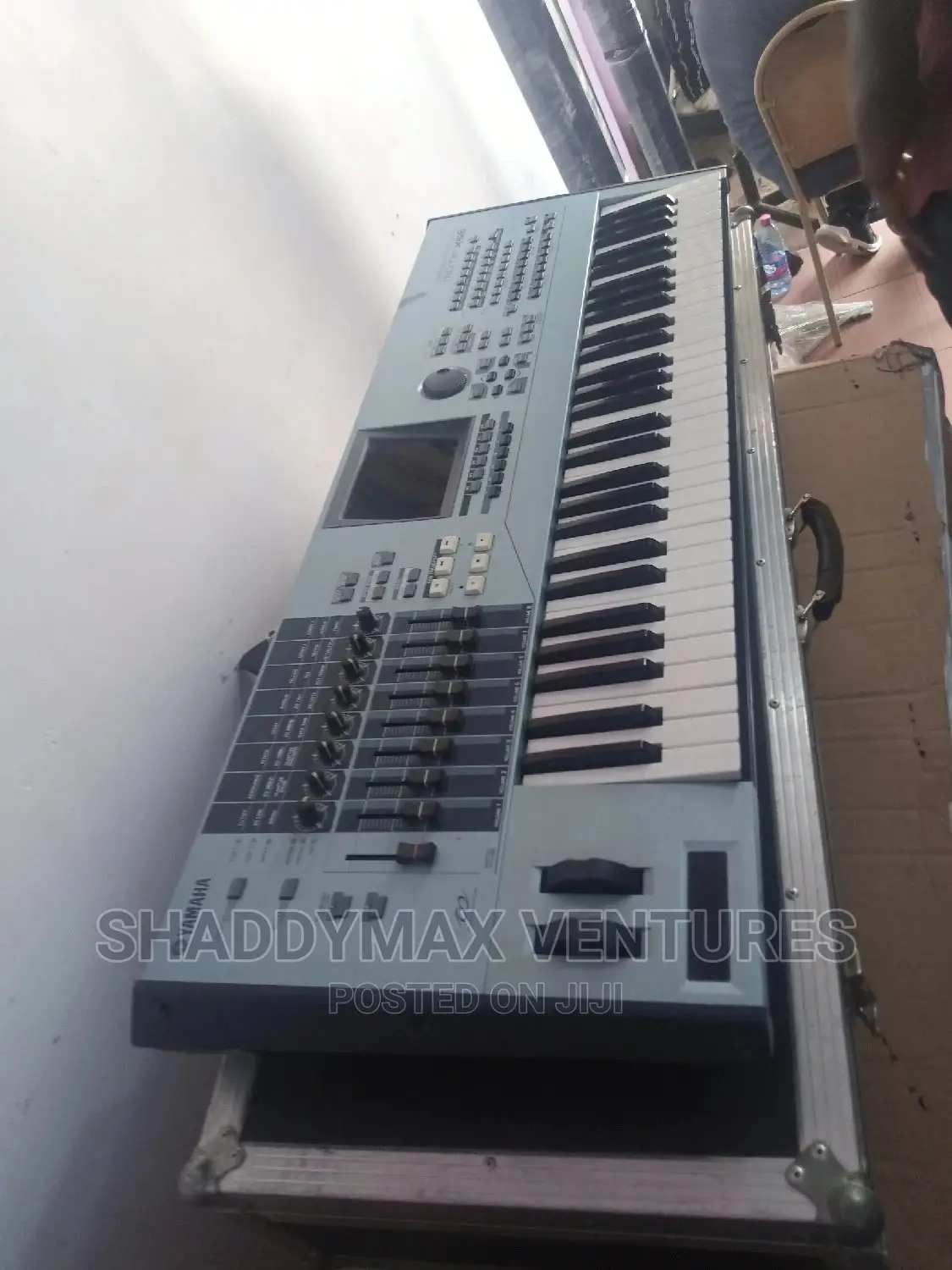 Yamaha Motif XS6 Keyboard Synthesizer