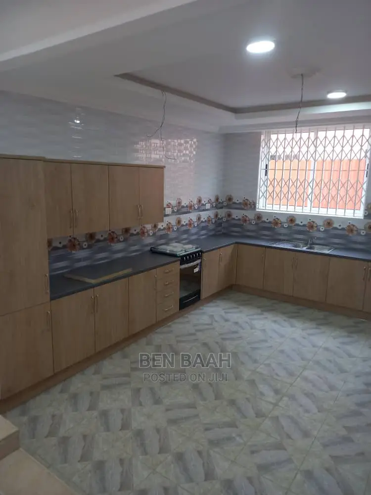 4bdrm Duplex in Ben Properties, Ga East Municipal for rent