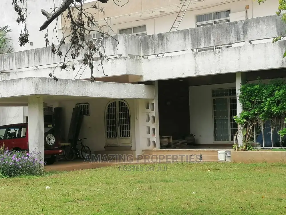 5bdrm House in Airport Residential Area for Sale