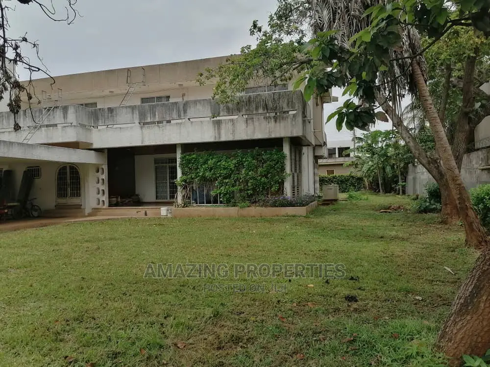 5bdrm House in Airport Residential Area for Sale