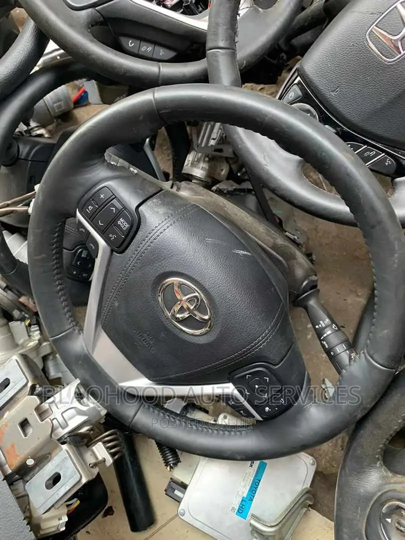 Toyota Highlander 2018 STEERING AIRBAG Available