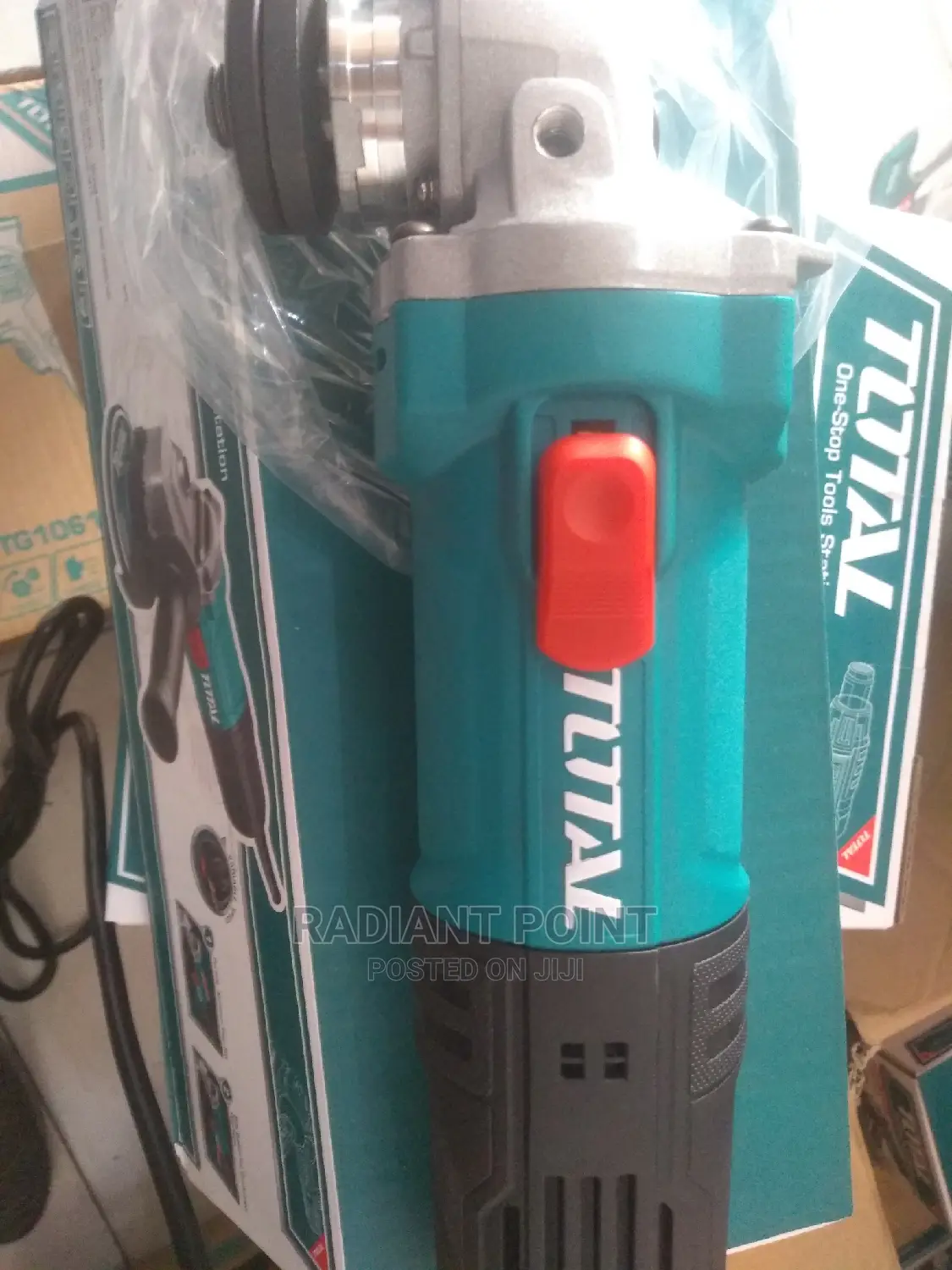 Total 900w Angle Grinder