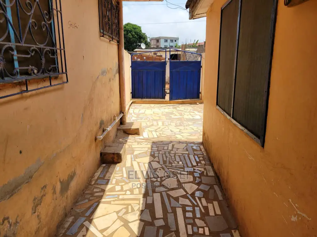15bedrooms Around Kaneshie Swanlake
